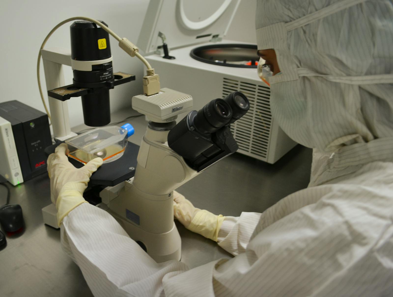 Microscope and laboratory testing equipment